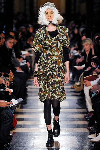 Look 32